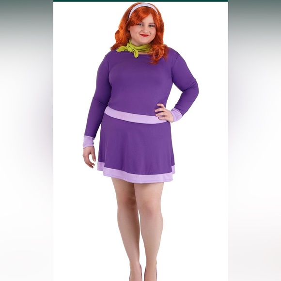 Plus Size Daphne from Scooby Doo Halloween costume - Picture 3 of 3